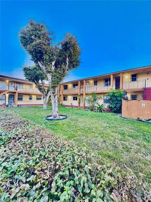 1-4050 Nw 135th St, Opa-Locka, FL, 33054-4622 | Card Image