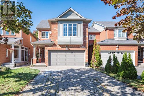 82 Ballymore Dr, Aurora, ON, L4G7E6 | Card Image