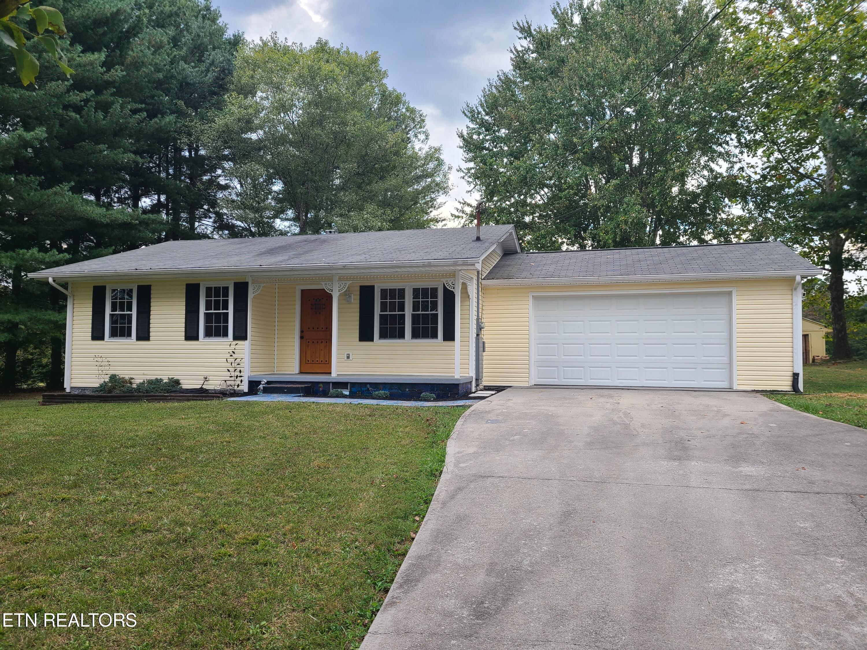 Robin Ben Ln, Knoxville, TN 37924