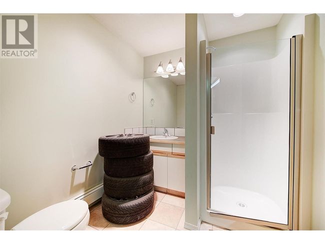 215 Arab Rd, House other with 8 bedrooms, 6 bathrooms and 5 parking in Kelowna BC | Image 58