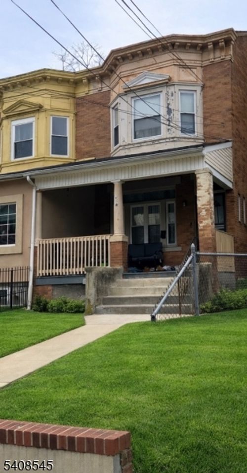 32 General Greene Ave, Trenton, NJ, 08618-5518 | Card Image