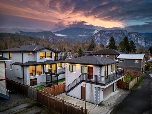 38883 Britannia Ave, Squamish, BC, V8B0E8 | Card Image