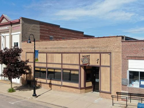 909 Front St, CASHTON, WI, 54619-4215 | Card Image