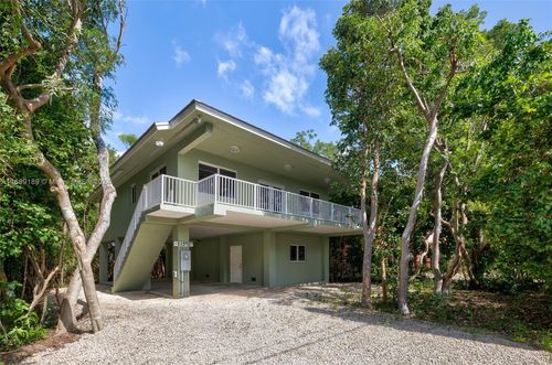 529 Beach Rd, Tavernier, FL, 33070-2966 | Card Image