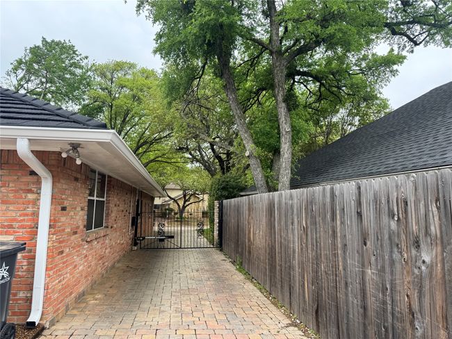 2002 Shadow Ridge Dr, House other with 4 bedrooms, 3 bathrooms and null parking in Arlington TX | Image 7