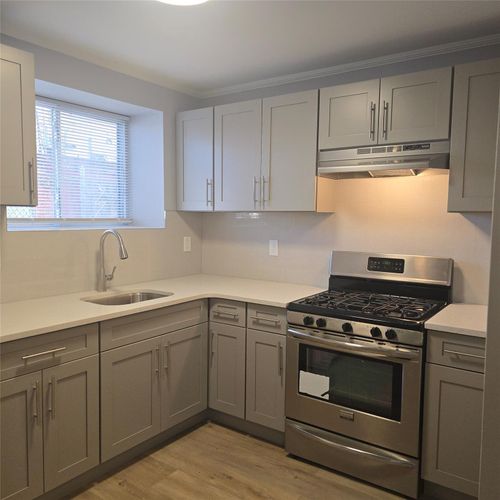 2-1 Monroe Ave, Staten Island, NY, 10301-2403 | Card Image