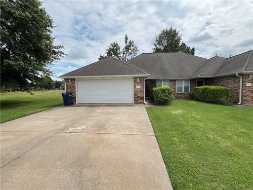 211 Ravenwood Blvd, Siloam Springs, AR, 72761 | Card Image