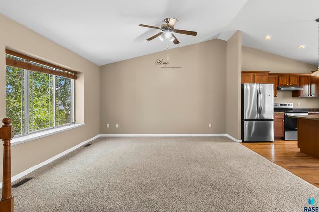 1313 W Creekside Dr, House other with 5 bedrooms, 3 bathrooms and null parking in Brandon SD | Image 6