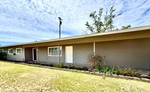 8944 Craw Ln, Moses Lake, WA, 98837-3115 | Card Image