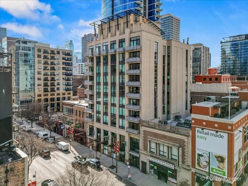 705-744 N Clark St, Chicago, IL, 60654-7396 | Card Image