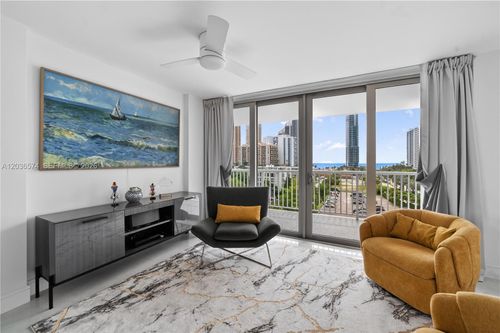 818-231 174th St, Sunny Isles Beach, FL, 33160-3368 | Card Image