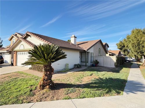 466 Granite View Dr, Perris, CA, 92571-3328 | Card Image