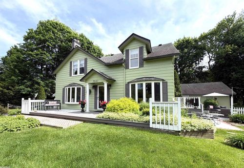 3841 Covert Rd, Waterford, MI, 48328-1201 | Card Image