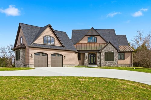 69166 Slating Ln, Bruce Twp, MI, 48065-4148 | Card Image