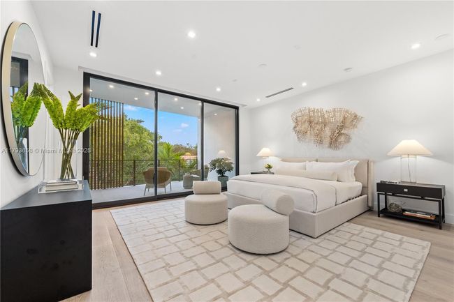 4951 University Dr, Townhouse with 3 bedrooms, 5 bathrooms and null parking in Coral Gables FL | Image 19