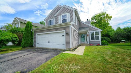 681 E Peachtree Ln, Round Lake Beach, IL, 60073-4914 | Card Image