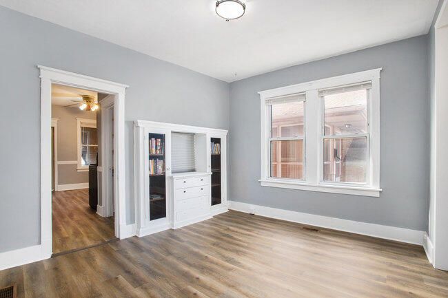 DINING ROOM | Image 4