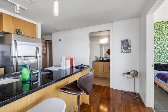 1207 - 834 Johnson St, Condo with 1 bedrooms, 1 bathrooms and 1 parking in Victoria BC | Image 10