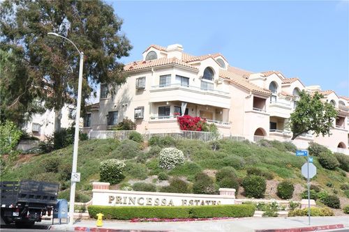 unit-357-18123 Erik Ct, Canyon Country, CA, 91387-4983 | Card Image