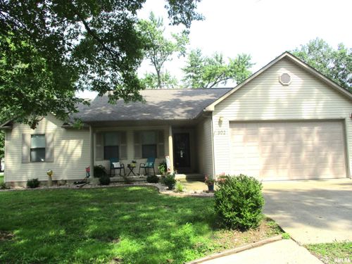 302 Elizabeth St, Benton, IL, 62812-3207 | Card Image