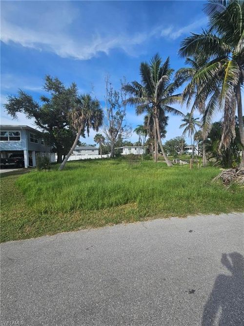 5397 Palmetto St, FORT MYERS BEACH, FL, 33931 | Card Image