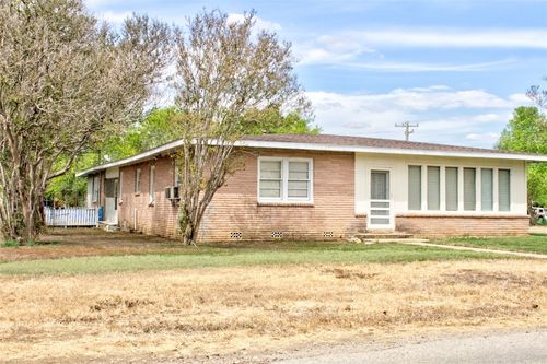 500 N Texas Ave, Nixon, TX, 78140-2605 | Card Image