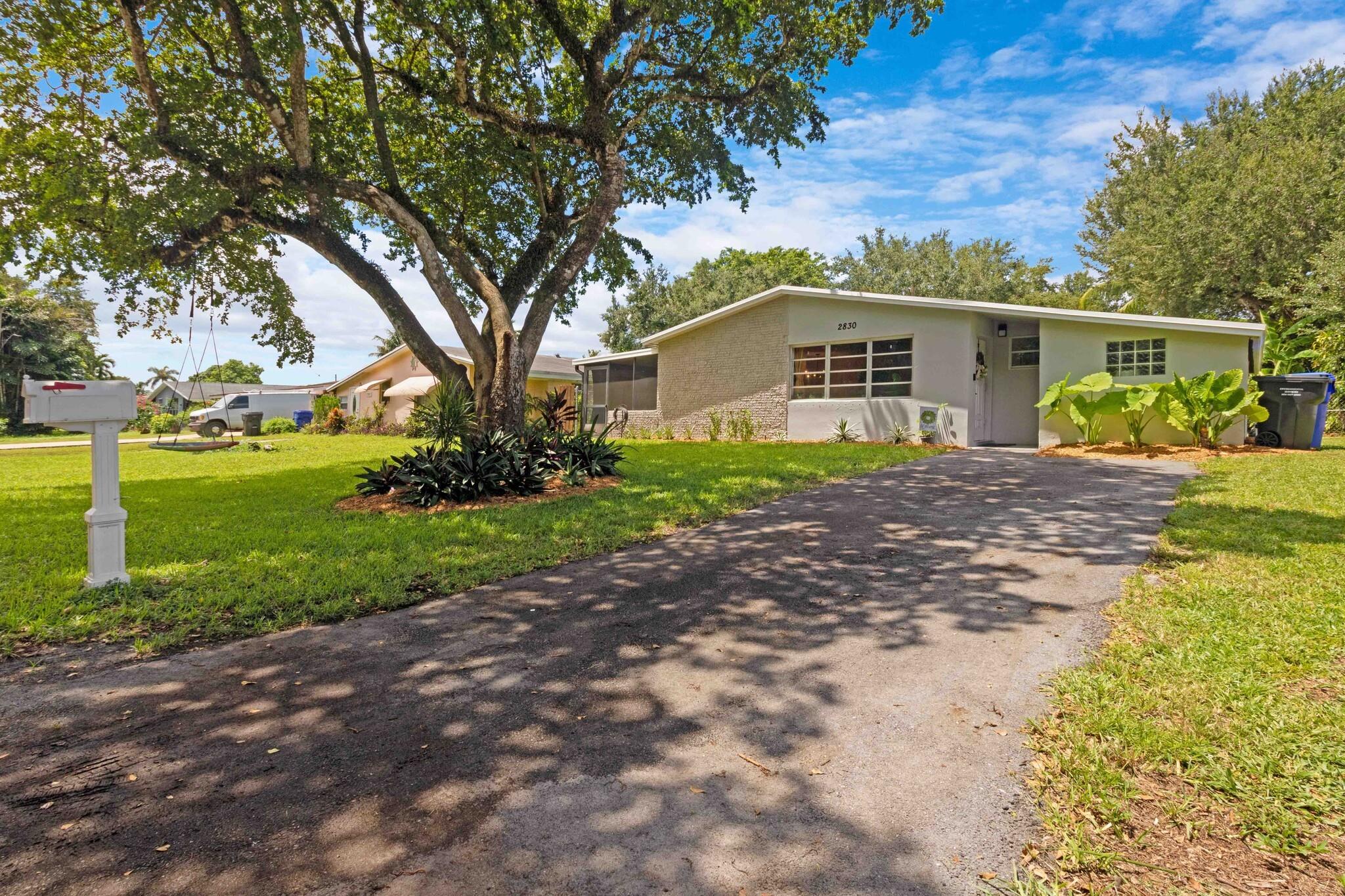 62nd Ave, Hollywood, FL 33024