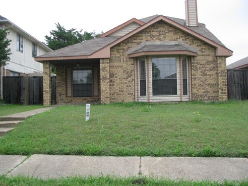 1431 Windmill Ln, Mesquite, TX, 75149-6853 | Card Image