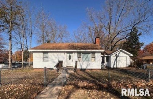 617 W Franklin St, Ashland, IL, 62612-7606 | Card Image