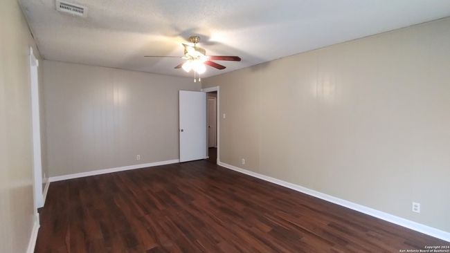 5102 Alan Bean Dr, House other with 3 bedrooms, 2 bathrooms and null parking in Kirby TX | Image 9