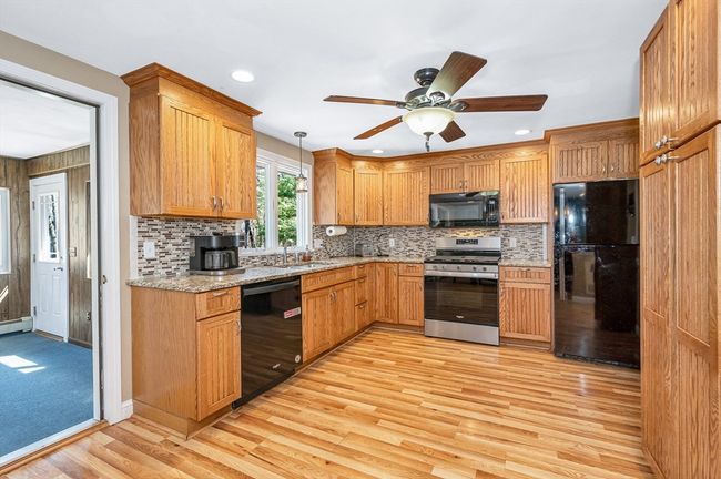 79 Martin Rd, House other with 4 bedrooms, 2 bathrooms and 4 parking in Reading MA | Image 9