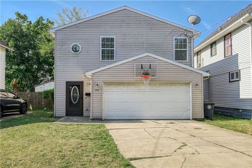 102 E Archwood Ave, Akron, OH, 44301-1739 | Card Image