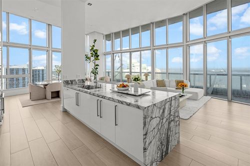 4101-465 Brickell Ave, Miami, FL, 33131-2494 | Card Image
