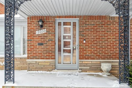 19030 Holbrook Ave, Eastpointe, MI, 48021-2055 | Card Image