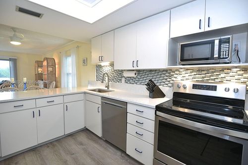 j-18459 Se Wood Haven Ln, Tequesta, FL, 33469-1186 | Card Image