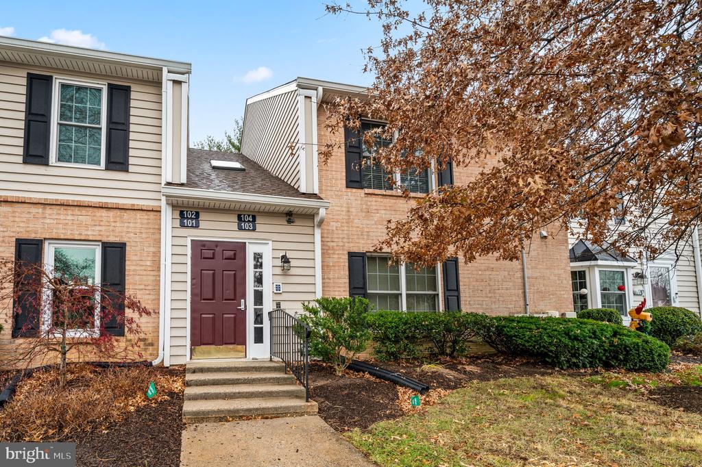 Meadow Ct, Glen Mills, PA 19342
