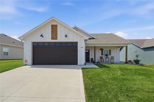 409 Ash St, Oak Grove, MO, 64075 | Card Image