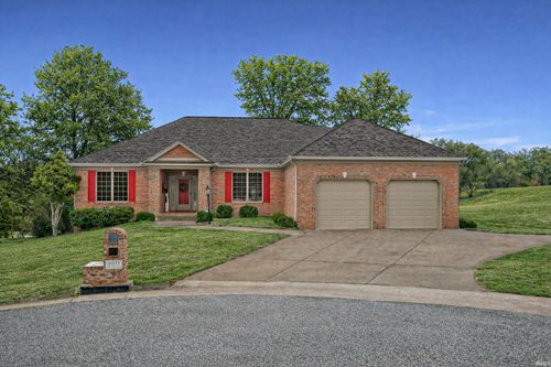 8911 Blackstone Dr, Newburgh, IN, 47630-2487 | Card Image