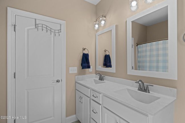 Guest Bathroom with Double Vanity | Image 27