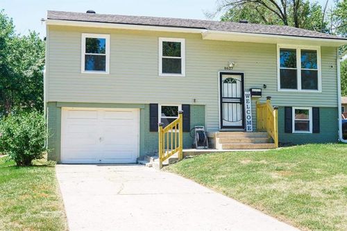 8627 E 96th Place, Kansas City, MO, 64134 | Card Image