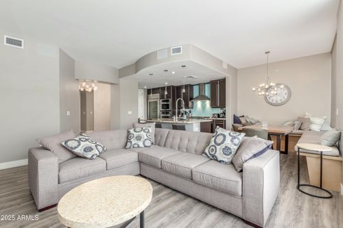 201-140 E Rio Salado Pkwy, Tempe, AZ, 85281-4943 | Card Image