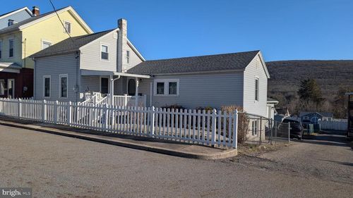 210 E Spruce St, WILLIAMSTOWN, PA, 17098-1417 | Card Image