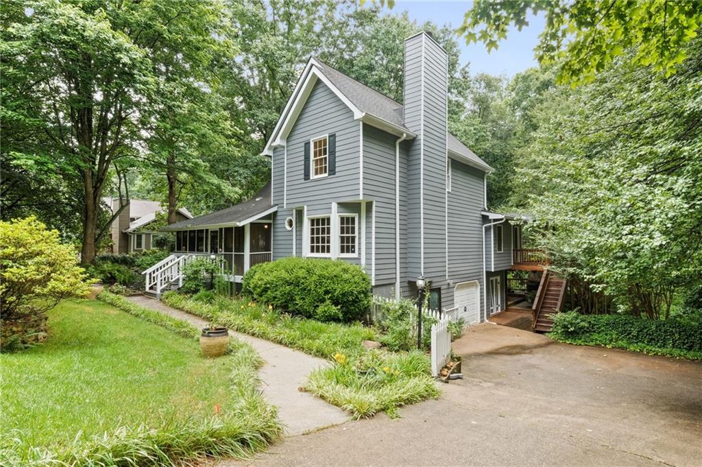 Chantilly Ln, Lawrenceville, GA 30043