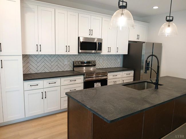 113 Luke Ct, Townhouse with 3 bedrooms, 3 bathrooms and null parking in Rustburg VA | Image 8