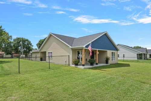 108 E North 2nd St, Findlay, IL, 62534-9701 | Card Image