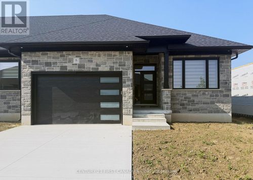 8-32 Postma Cres, Ailsa Craig, ON, N0M1A0 | Card Image