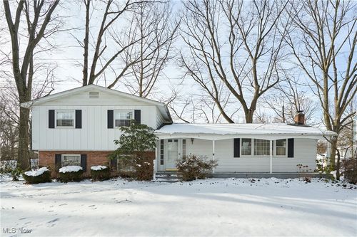 3331 Edington Rd, Fairlawn, OH, 44333-3136 | Card Image