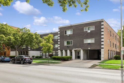 b8-914 N Austin Blvd, Oak Park, IL, 60302-1772 | Card Image