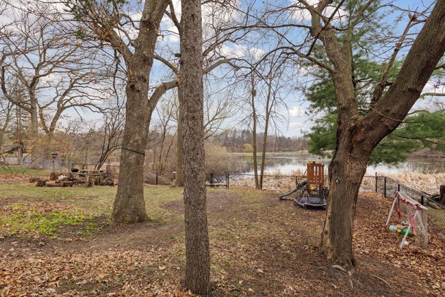 Beautiful woodded lot | Image 38