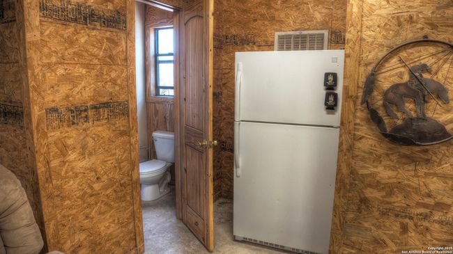 457 N Tomahawk Way, House other with 4 bedrooms, 3 bathrooms and null parking in Concan TX | Image 48